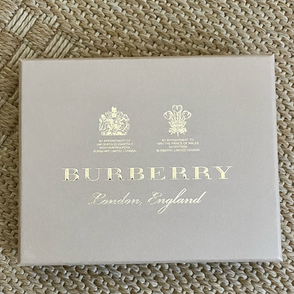 Authentic Burberry Men’s Black Perforated Leather Sandon Card Holder - Picture 11 of 11